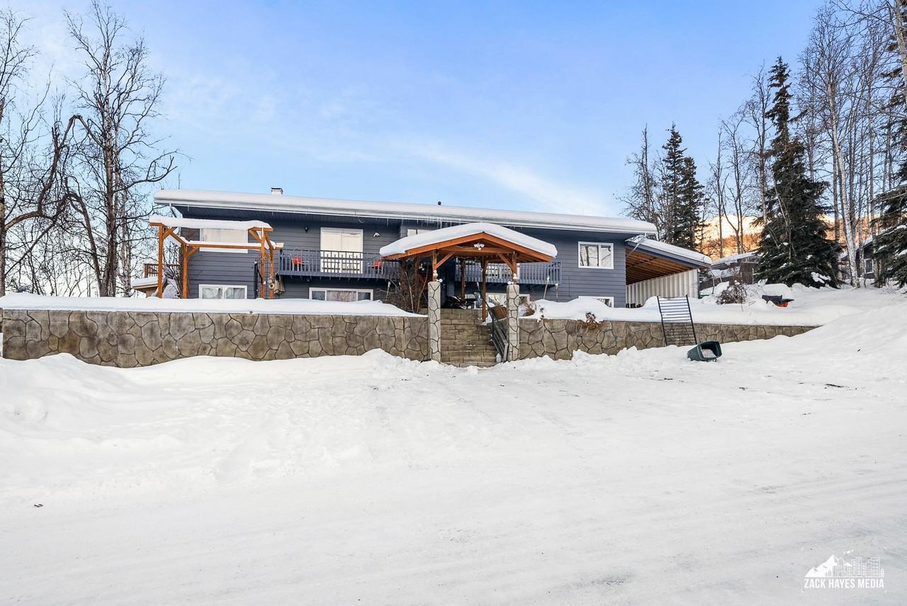 19033 Whirlaway Rd - Photo 2 of 10