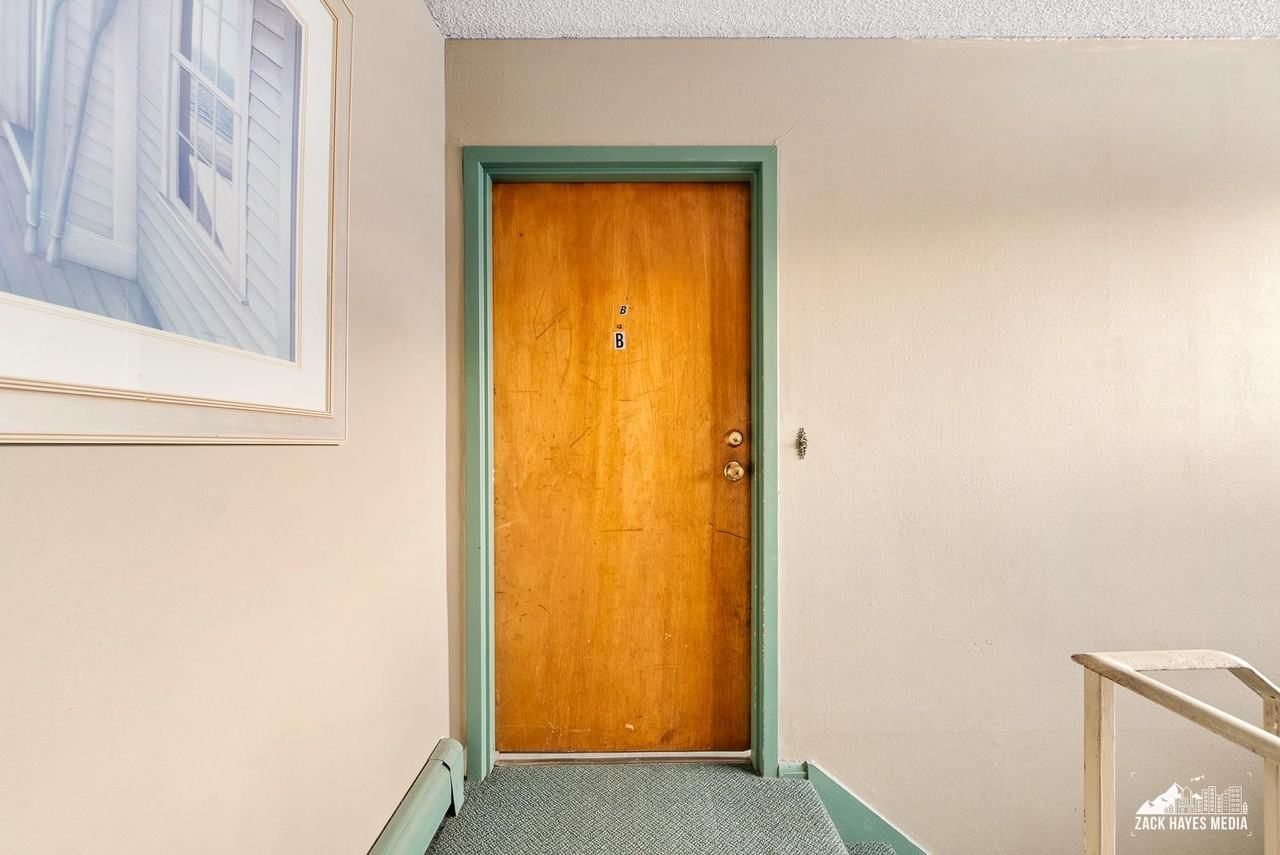 19033 Whirlaway Rd - Photo 3 of 10