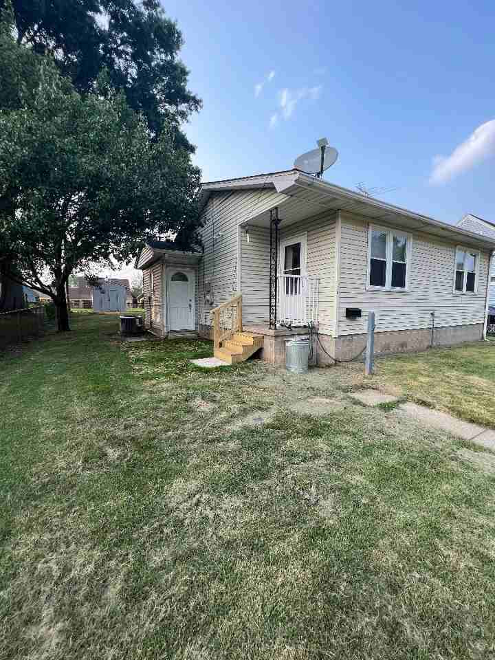 920 Homberg Ave - Photo 2 of 13