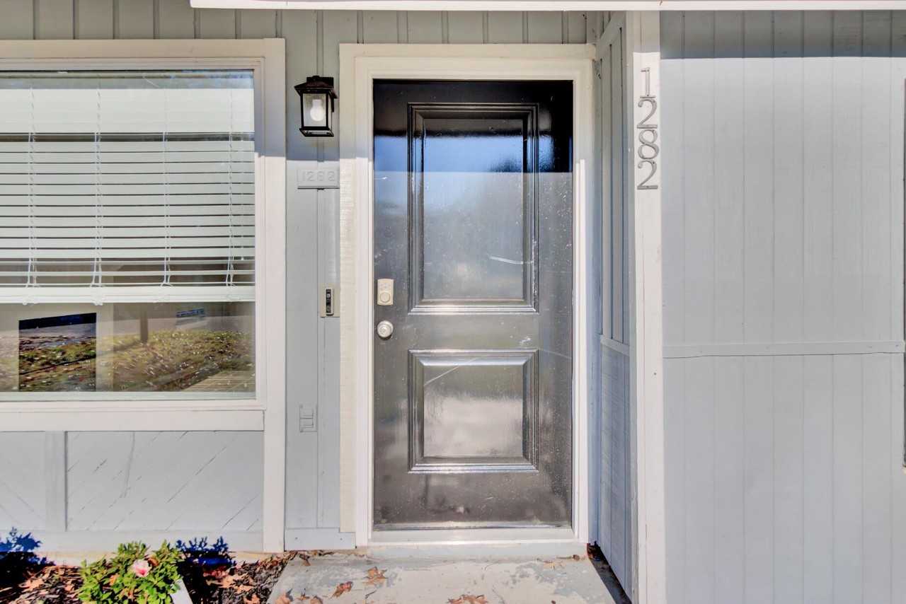 1282 Maryland Dr - Photo 3 of 11