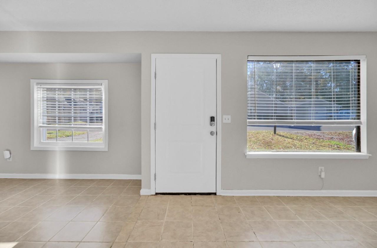 1282 Maryland Dr - Photo 6 of 11