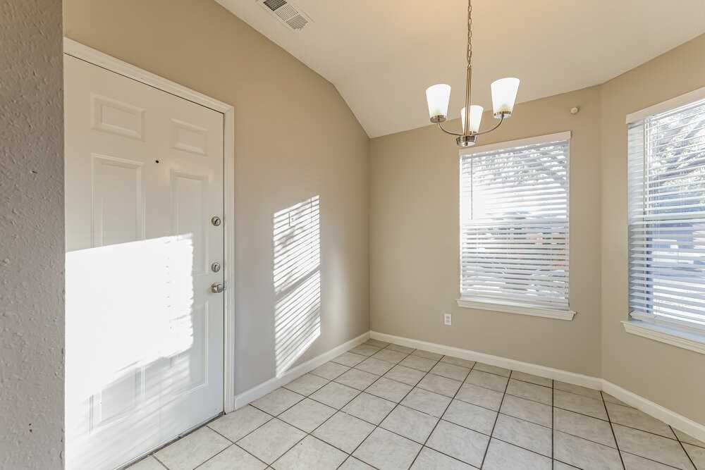 20735 Fox Cliff Ln - Photo 6 of 17