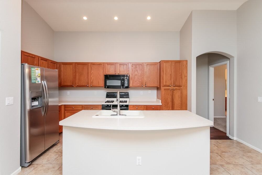 1069 E Nardini St - Photo 7 of 15