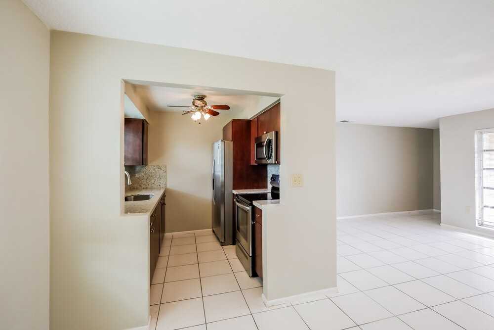 6885 Nw 27th Ct - Photo 6 of 16