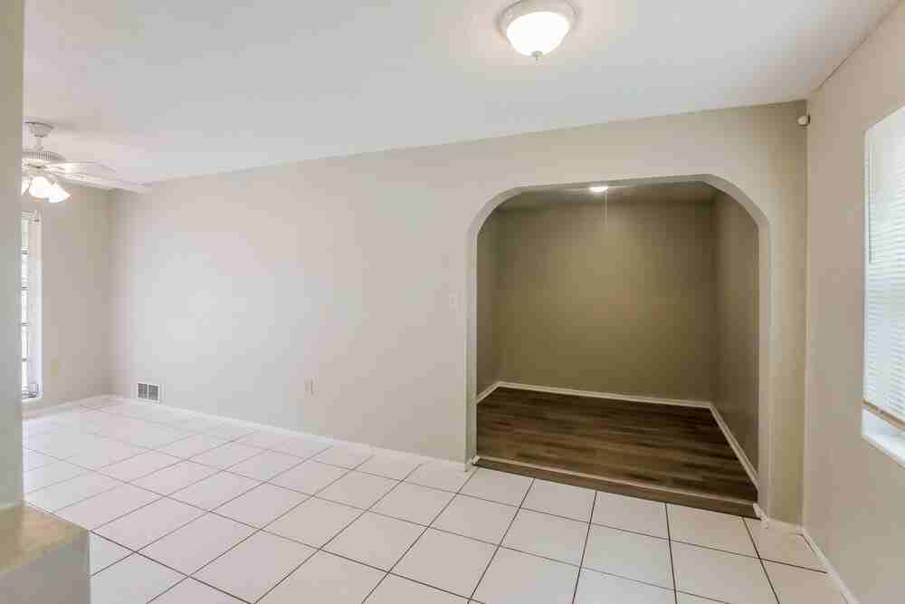 6885 Nw 27th Ct - Photo 7 of 16