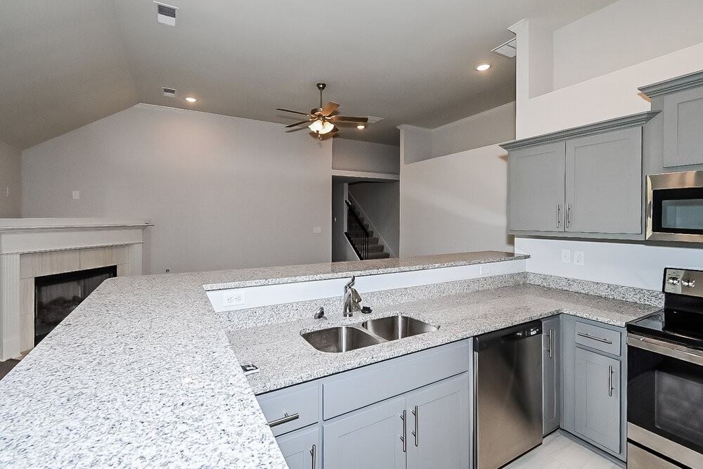 5315 Holly Ridge Dr - Photo 7 of 17