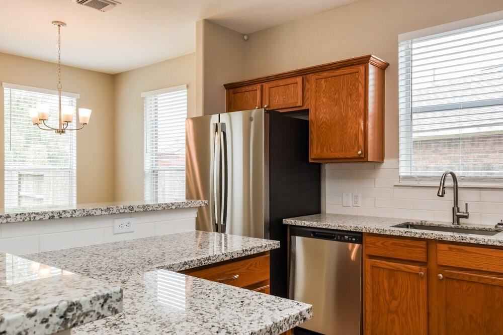 11305 Shoal Creek Dr - Photo 6 of 17