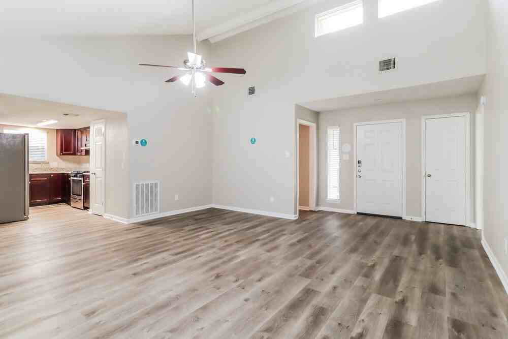 7327 Shady Vale Ln - Photo 5 of 16