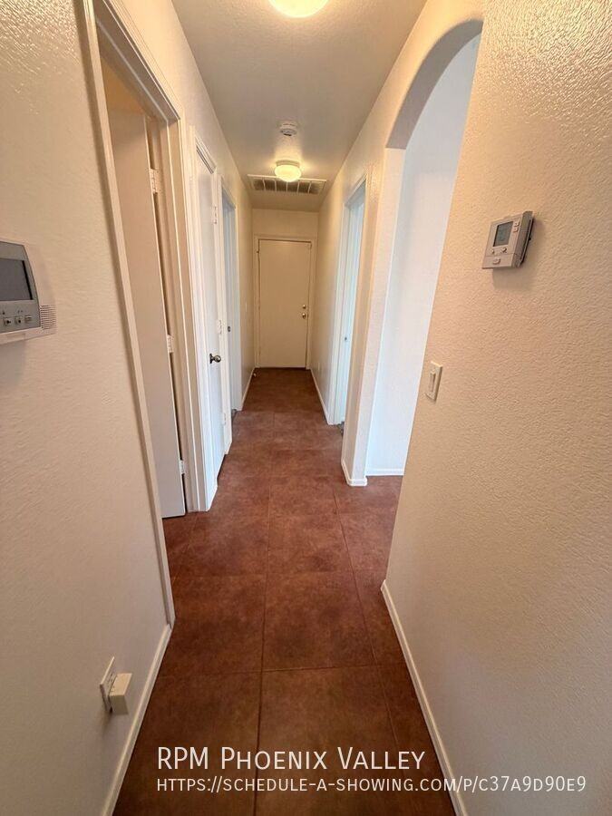 2848 S 65th Ave - Photo 7 of 21