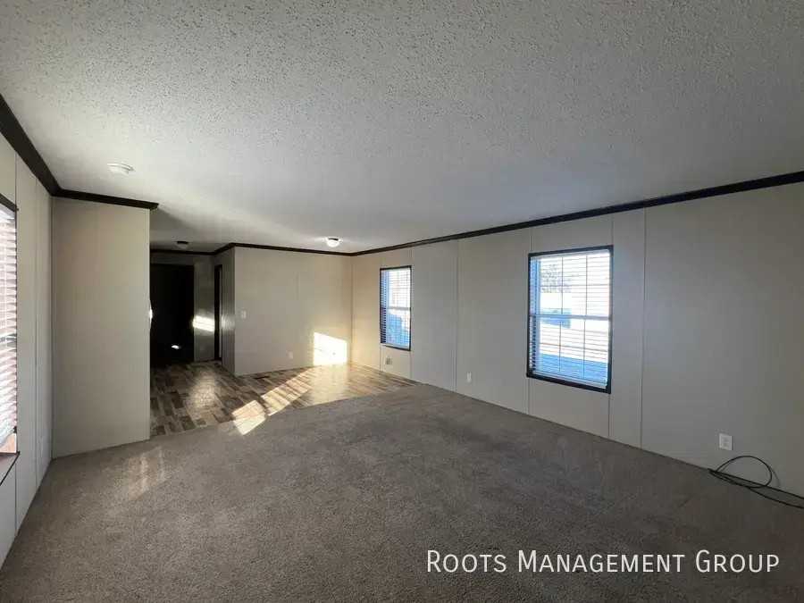 2300 E Philip Ave Trlr 6 #6 - Photo 4 of 12