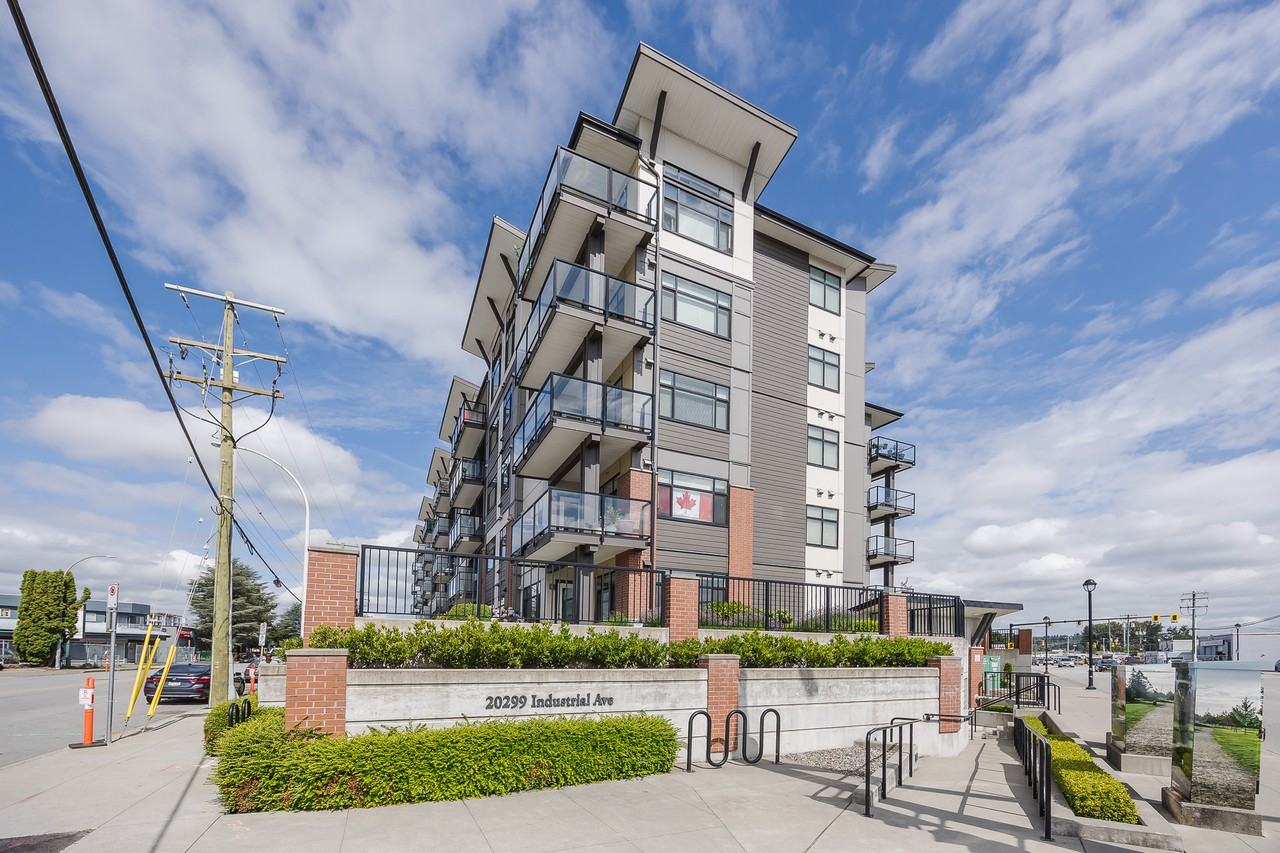 The Landing - Photo 2 of 10