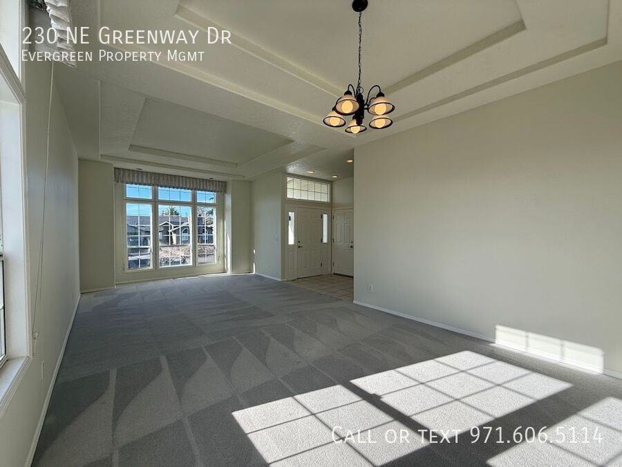 230 Ne Greenway Dr - Photo 7 of 45