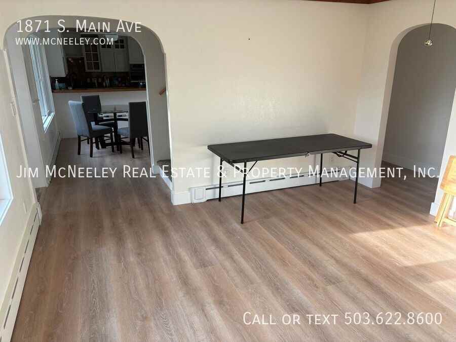 1871 S Main Ave - Photo 5 of 29