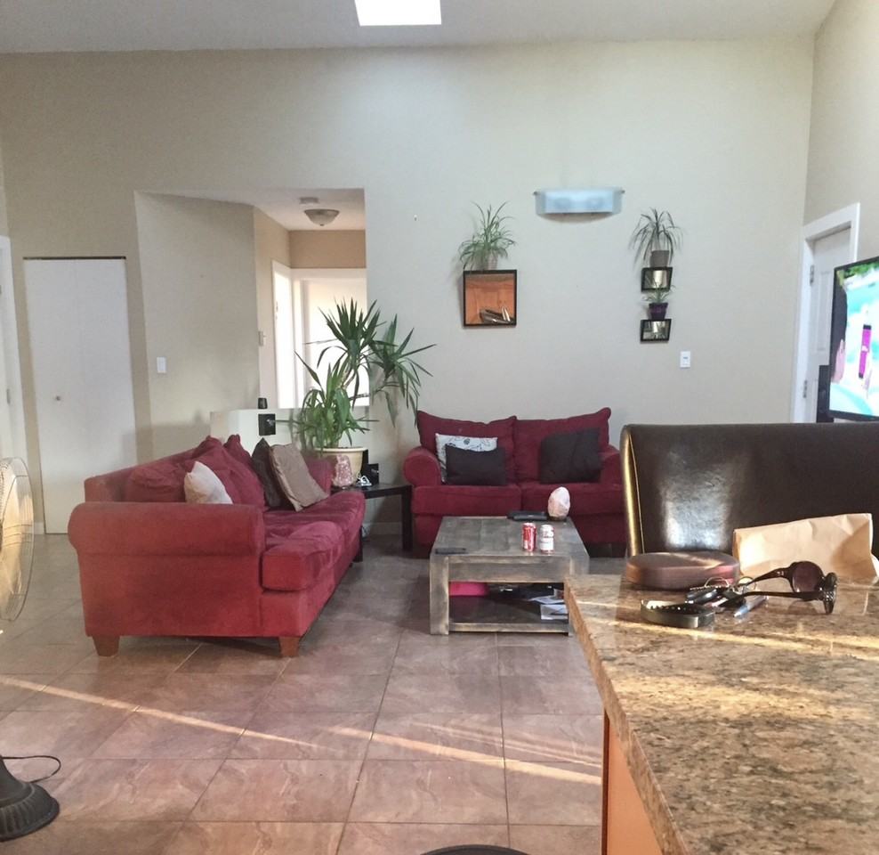 455 E Columbia St - Photo 4 of 20