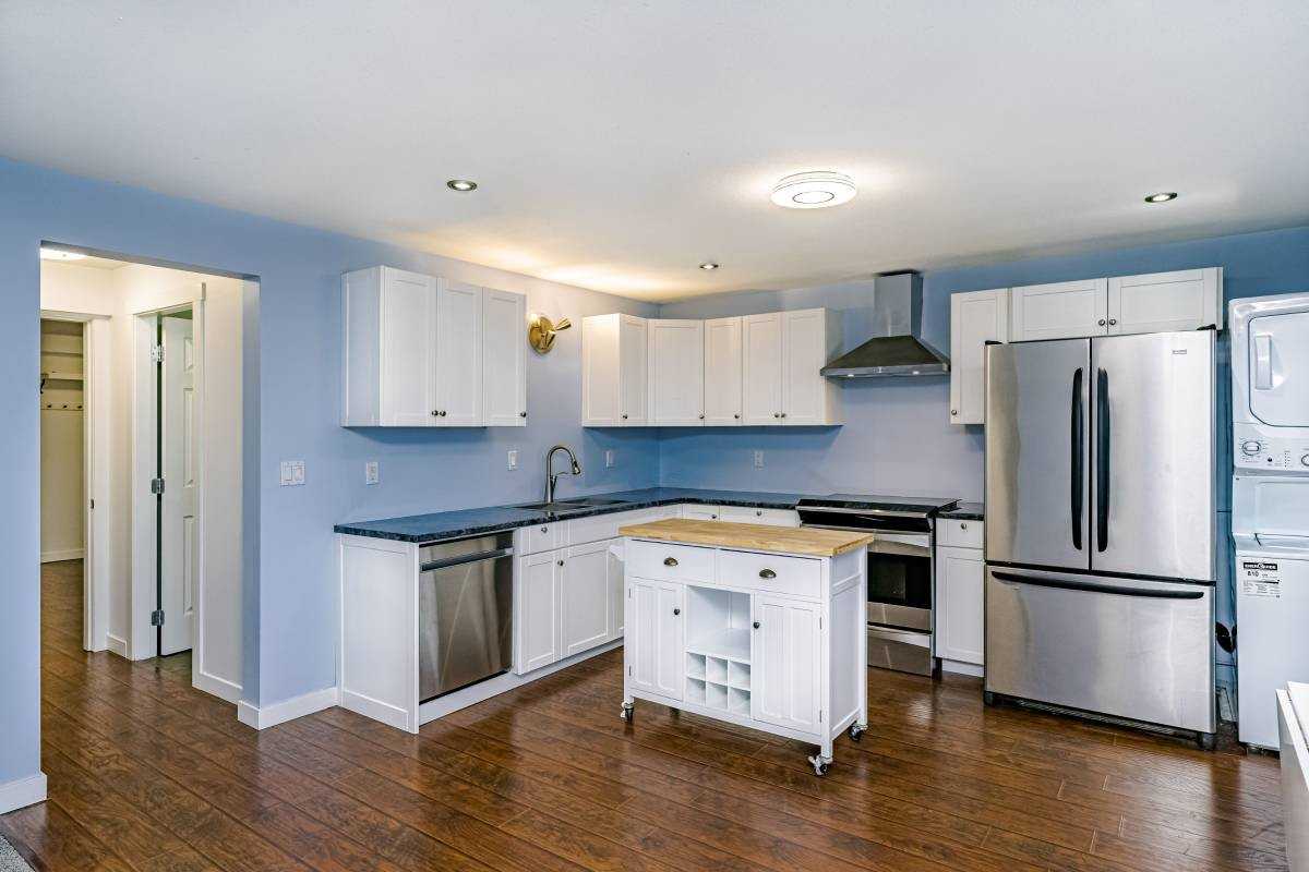 32971 Hawthorne Avenue - Photo 2 of 24