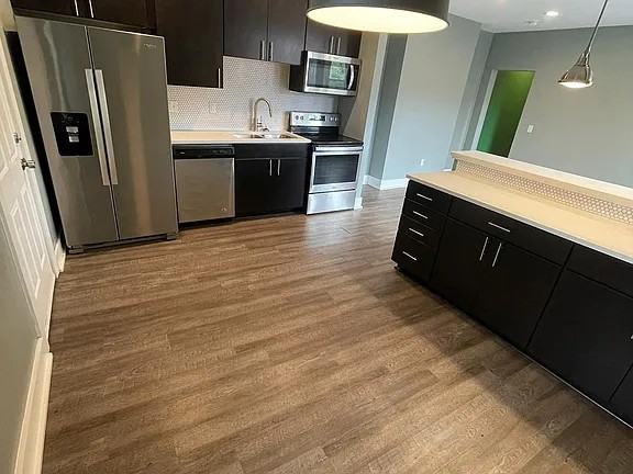 1656 Broadway Avenue #101 - Photo 4 of 5