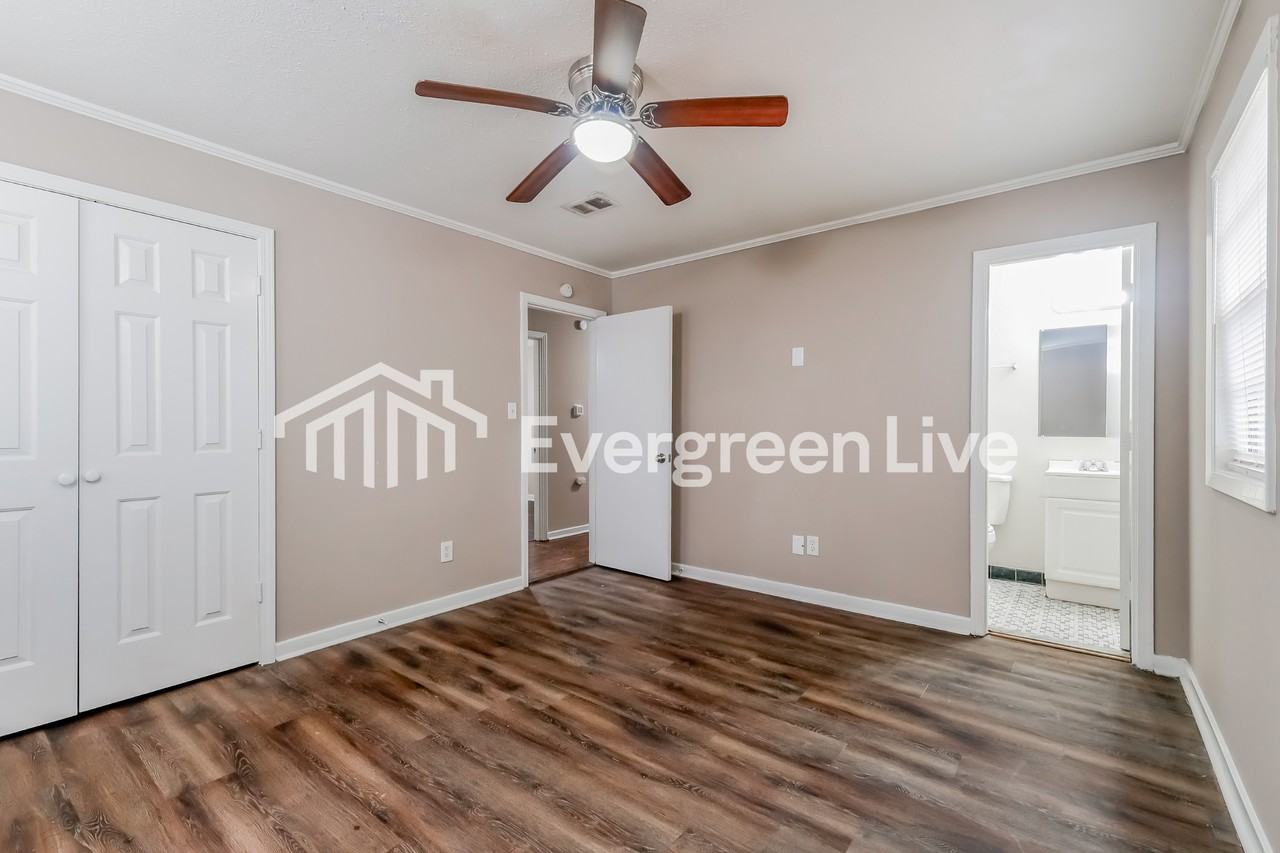 5818 Orchardview Dr - Photo 5 of 15