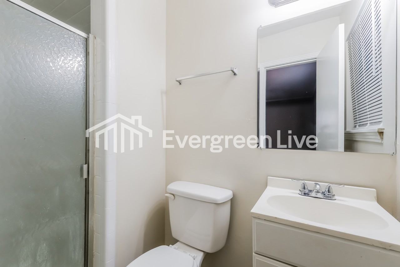 5818 Orchardview Dr - Photo 6 of 15