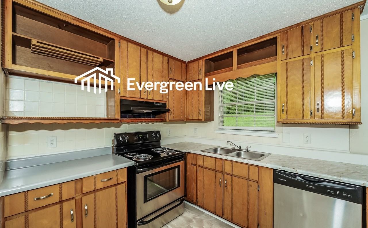 2120 Tall Oak Cir - Photo 5 of 14