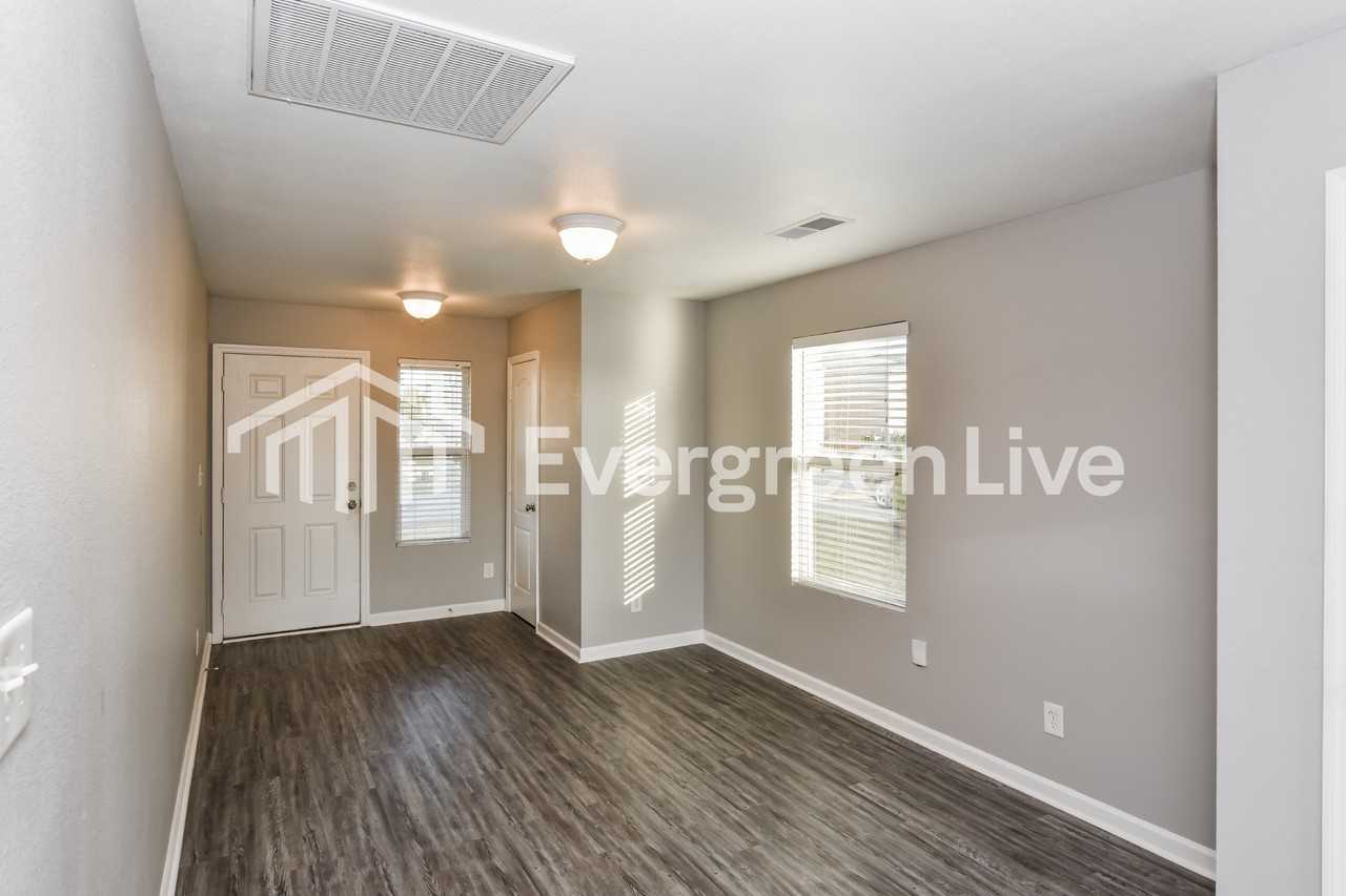 3345 Avalon Lake Dr - Photo 3 of 15