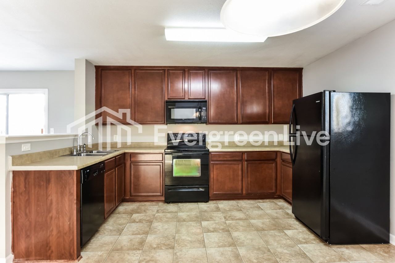 3345 Avalon Lake Dr - Photo 6 of 15