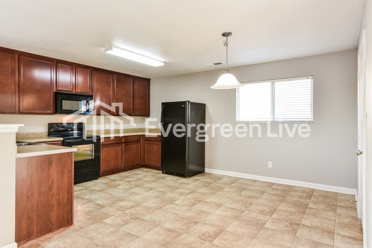 3345 Avalon Lake Dr - Photo 7 of 15