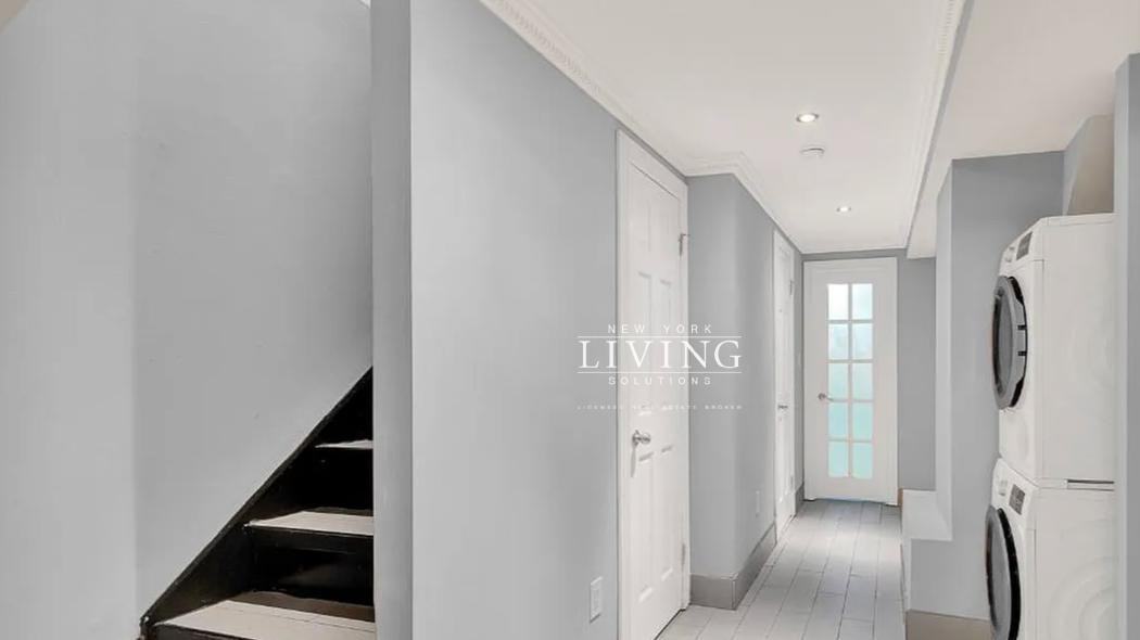 E 7th St #1W - Photo 6 of 8