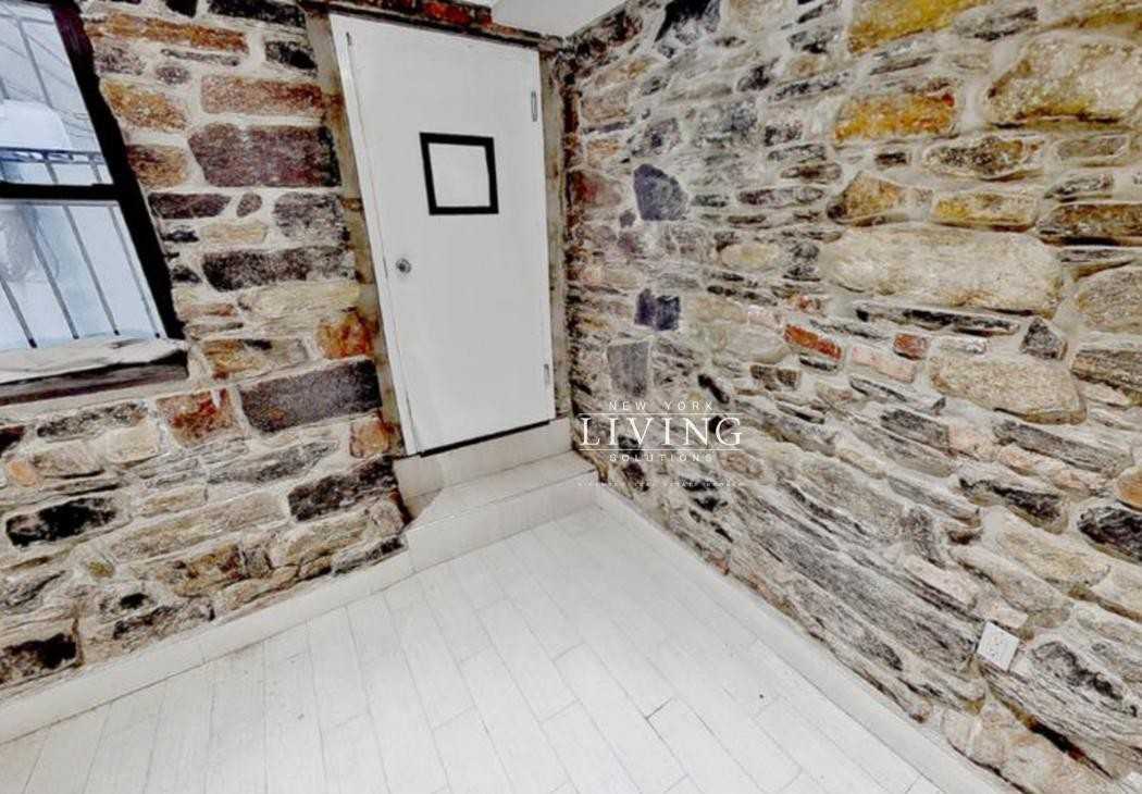 E 5th St #B - Photo 4 of 6