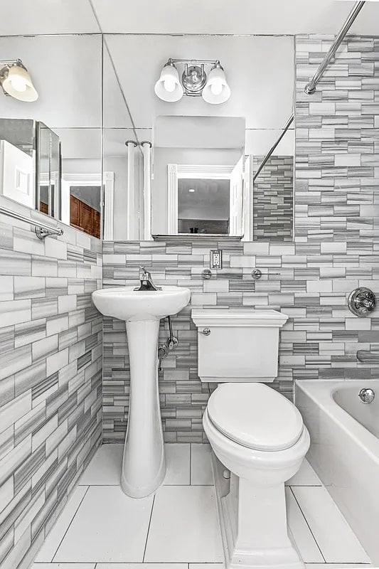 122 Christopher St #2A - Photo 4 of 4