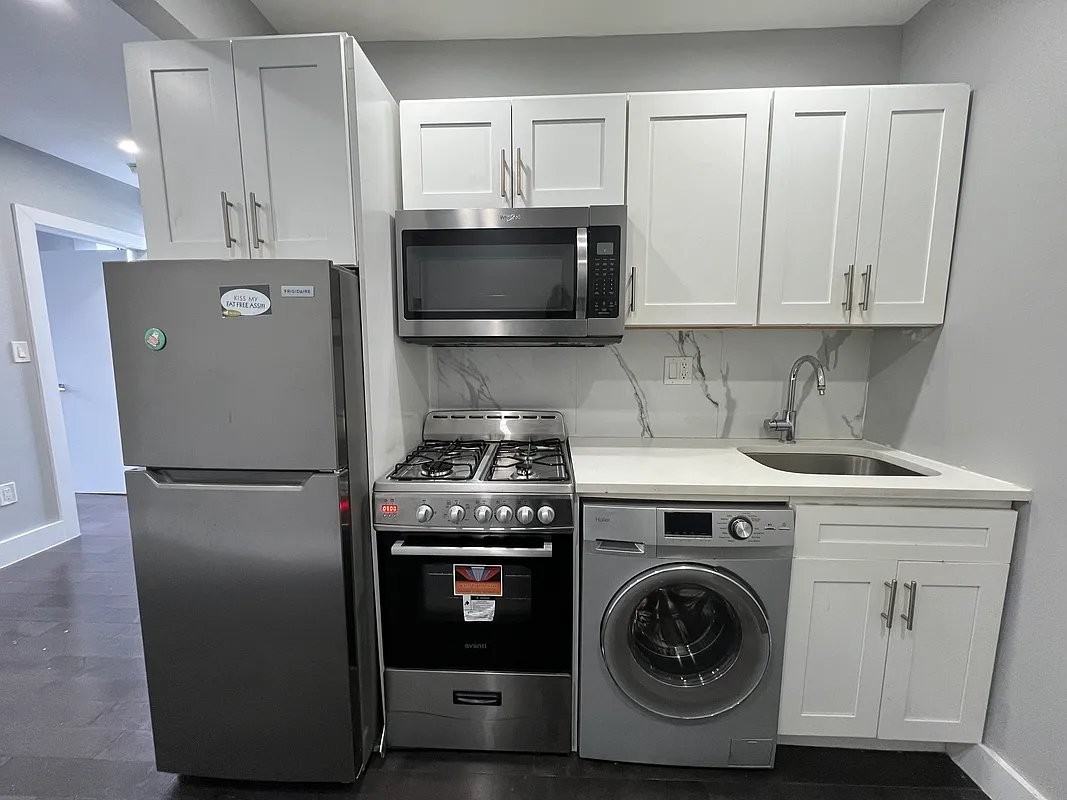 228 E 116th St #27 - Photo 3 of 4