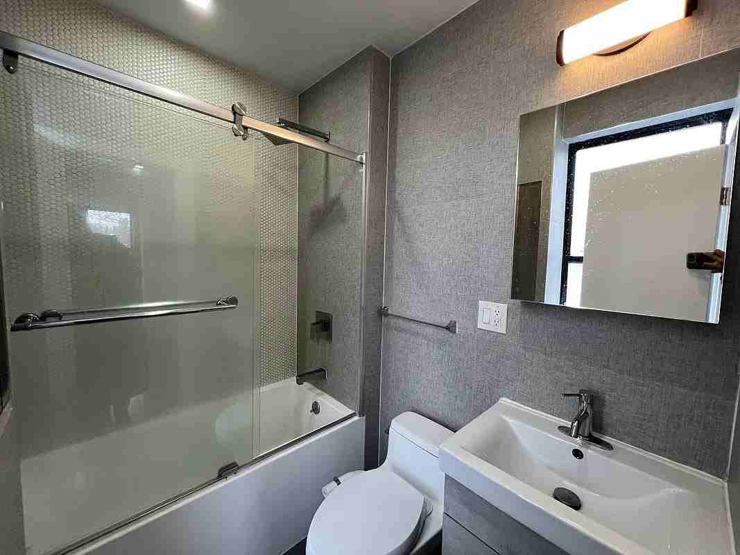 228 E 116th St #27 - Photo 4 of 4