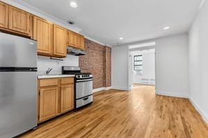 featured image of 158 Stanton St #5A