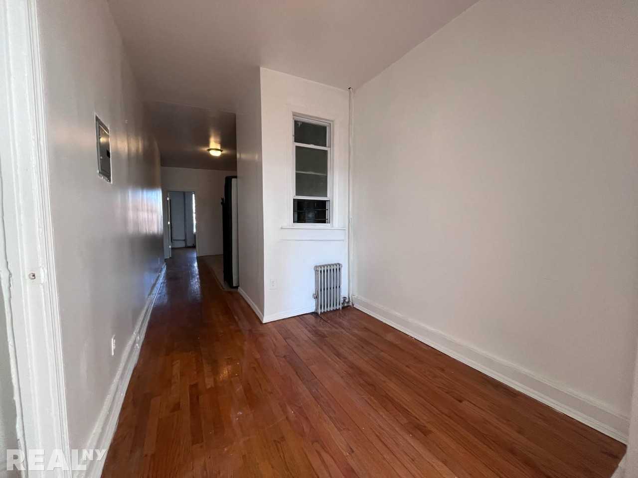 937 Jefferson Ave #3R - Photo 5 of 9