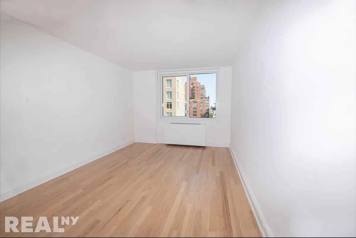 W End Ave #1506 - Photo 5 of 9