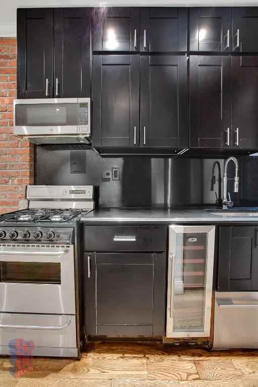 W 52nd St #13E - Photo 5 of 10