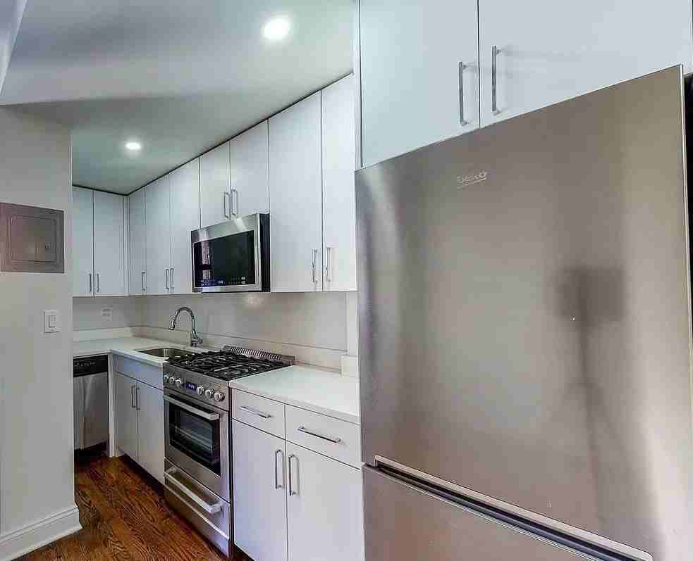 E 35th St #2D - Photo 2 of 6