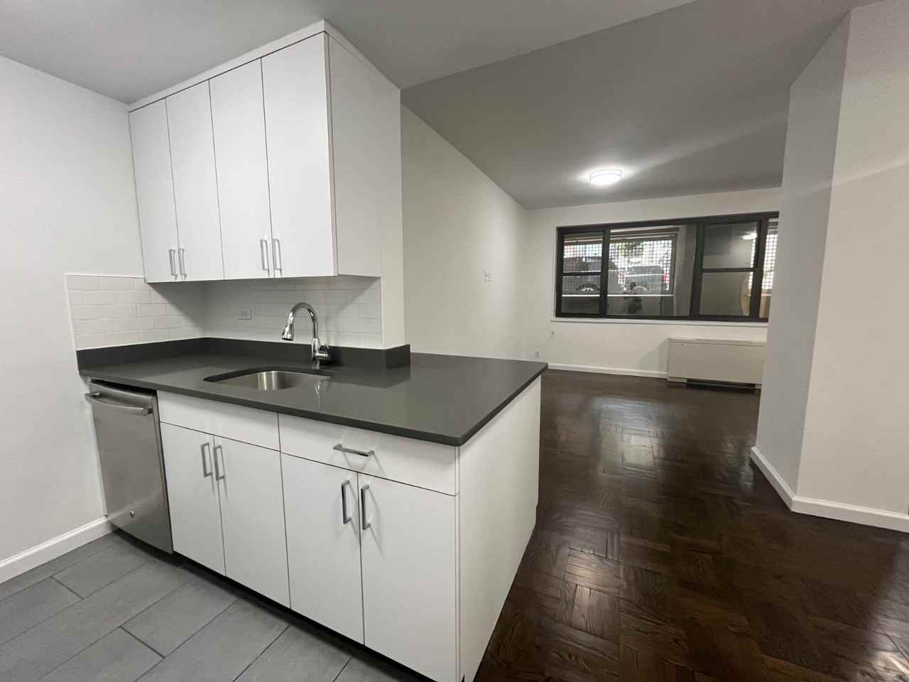 E 56th St #4F - Photo 4 of 7