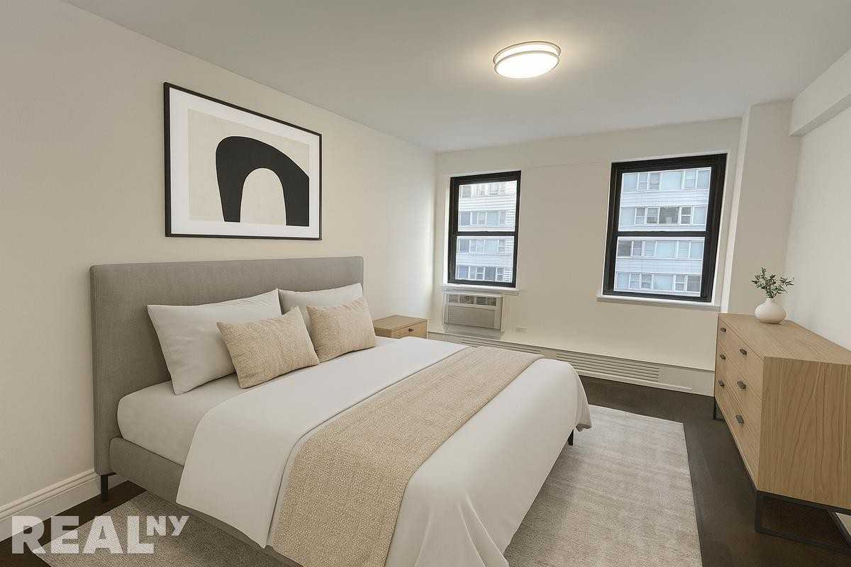 E 69th St #5E - Photo 2 of 4
