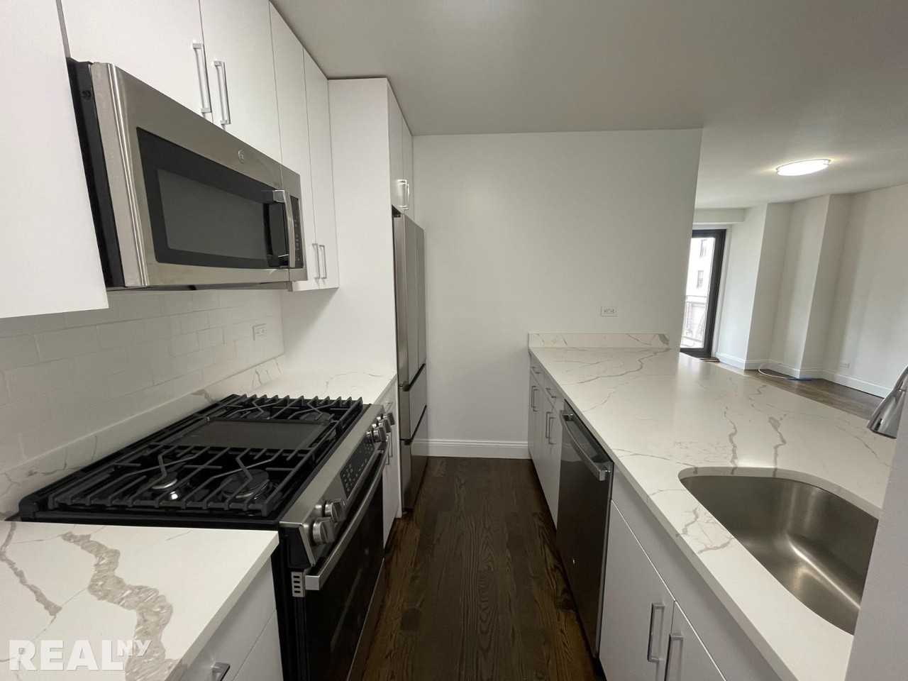 E 82nd St #12E - Photo 4 of 8