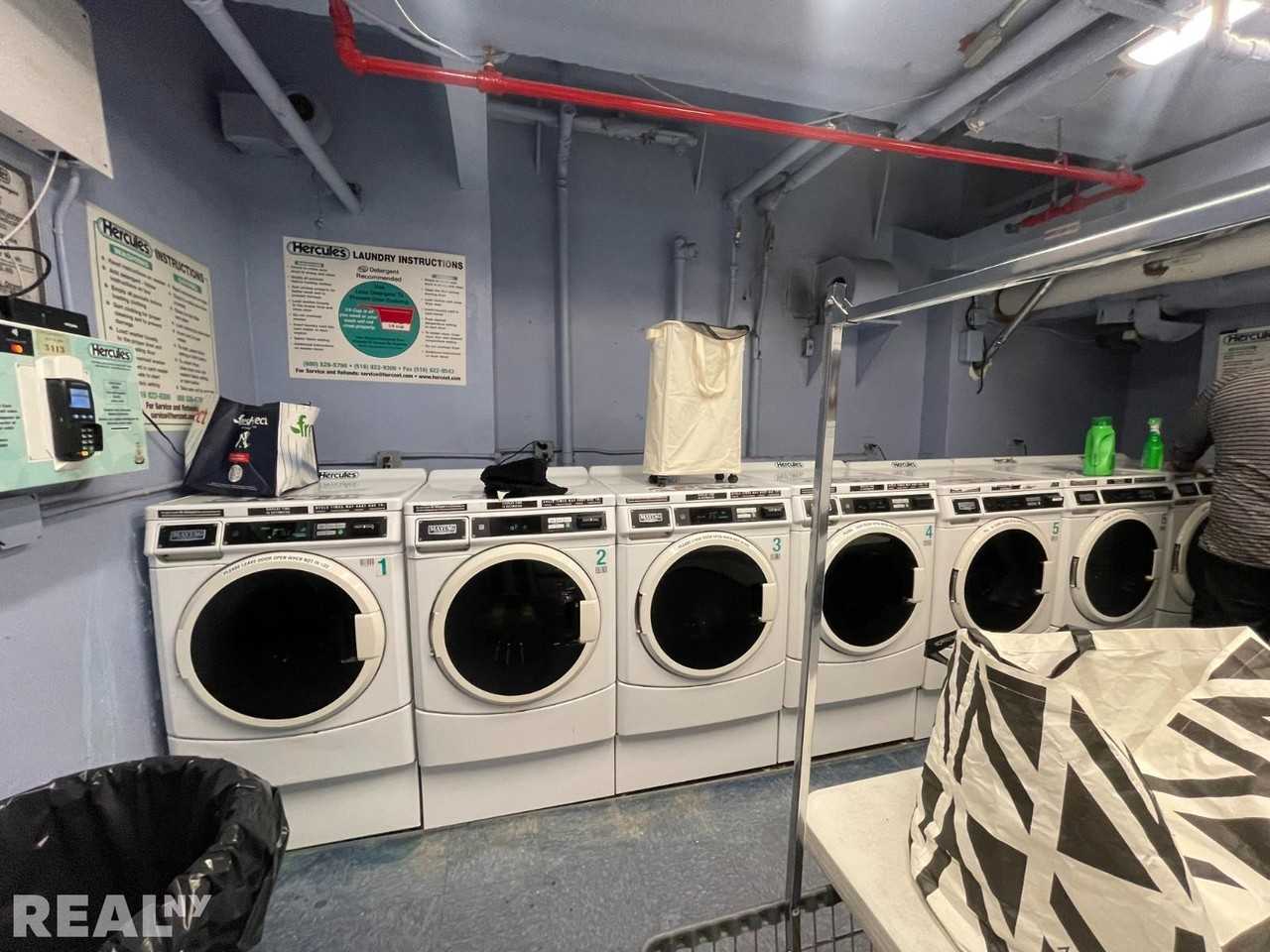 E 82nd St #19D - Photo 4 of 5