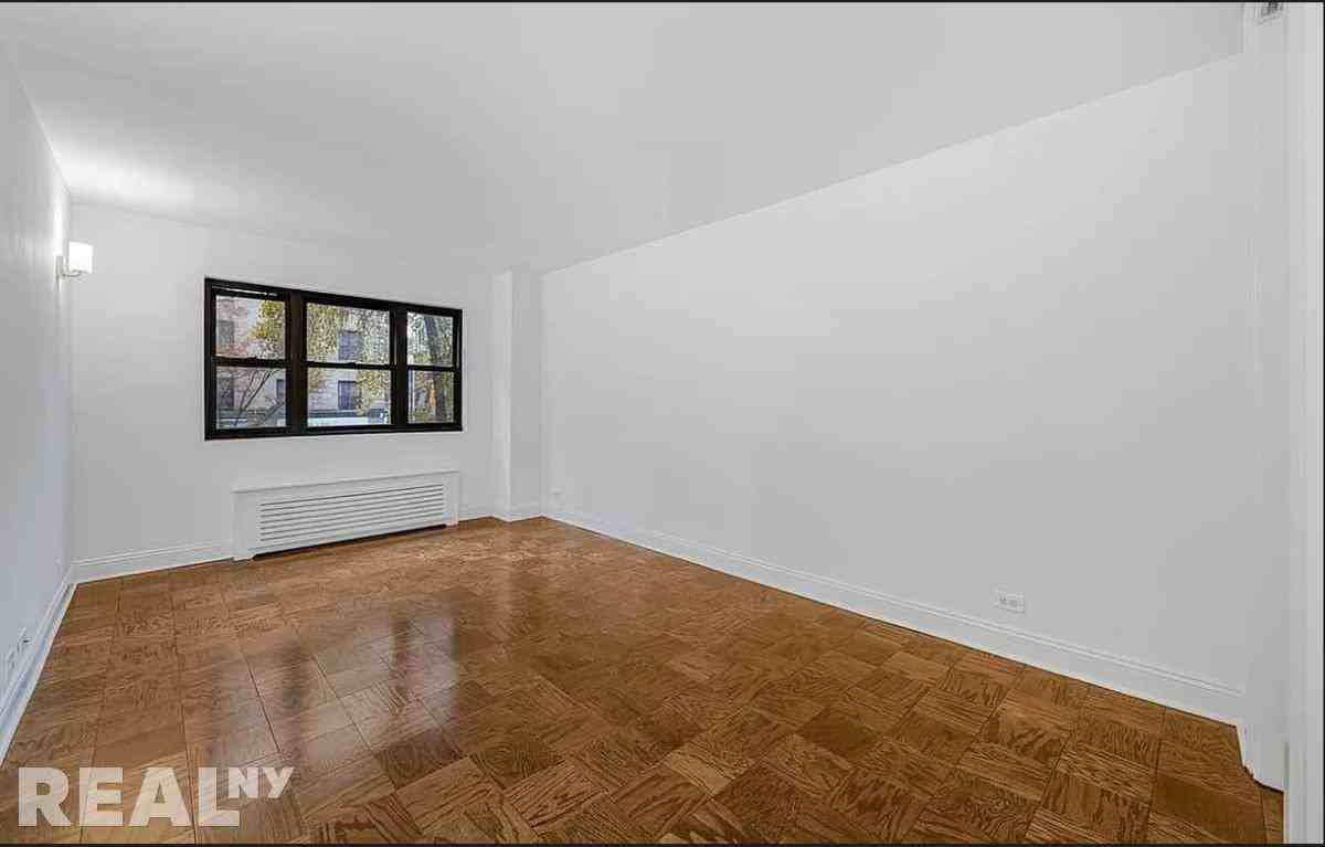 E 35th St #12DE - Photo 3 of 9