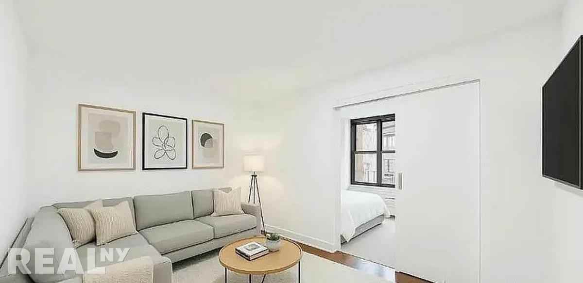 E 35th St #12DE - Photo 4 of 9