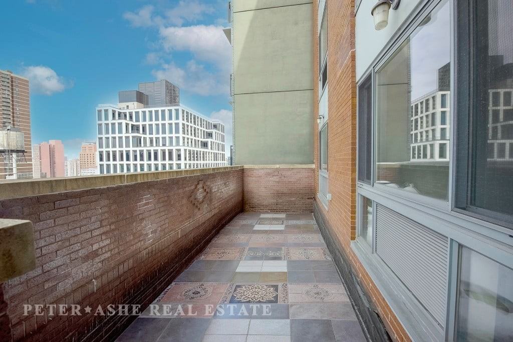 2205 3rd Ave #9E - Photo 5 of 15