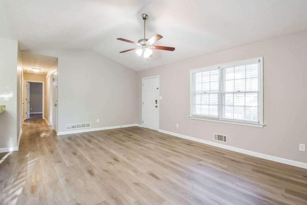 217 Landing Dr - Photo 6 of 17