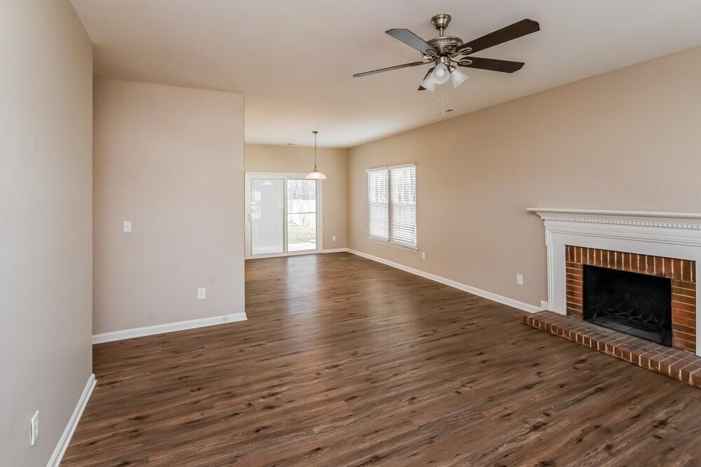 2117 David Earl Dr - Photo 4 of 16