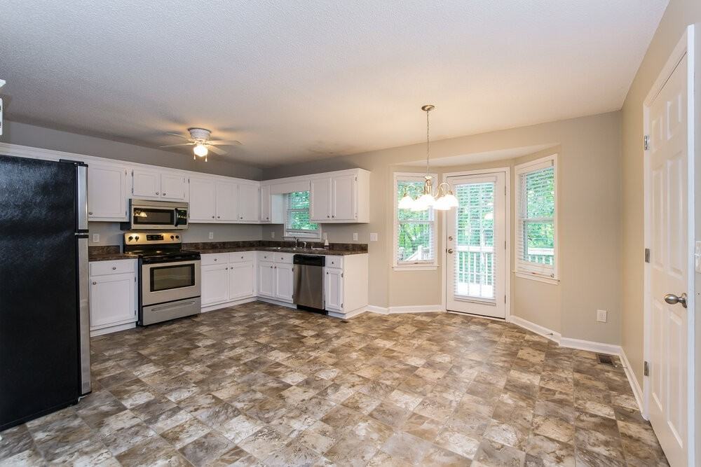 18 Black Water Dr - Photo 6 of 17