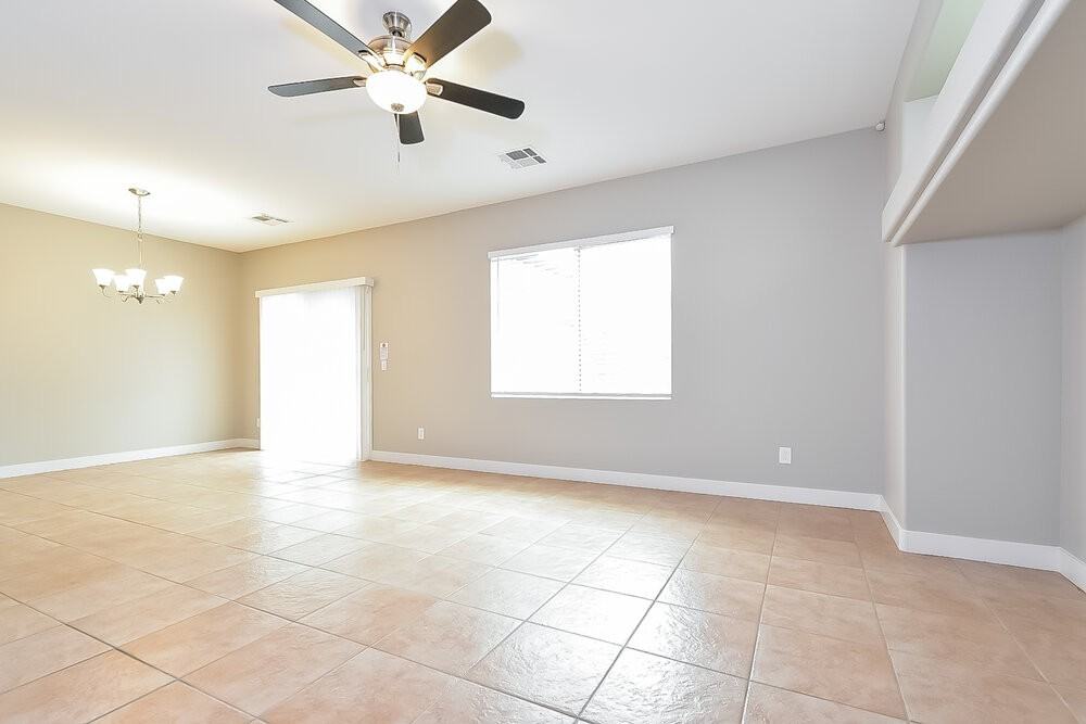 9716 Fast Elk St - Photo 4 of 17