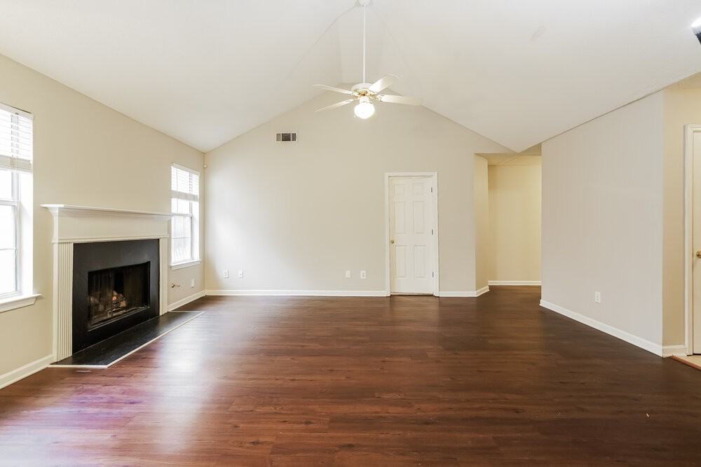 3665 Arrowhead Pl - Photo 4 of 16