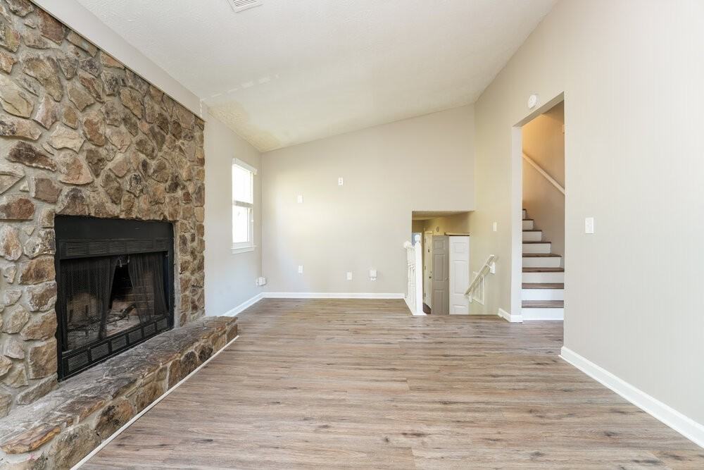 841 Arbor Ct - Photo 5 of 17