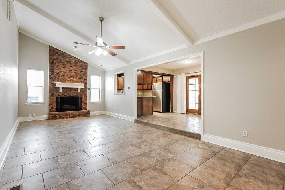 12913 Heron Ln - Photo 4 of 16